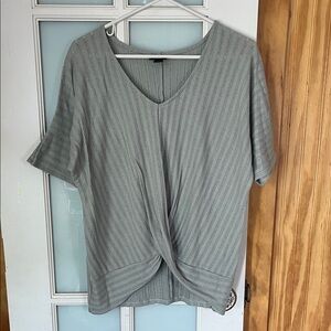 Daytrip Gray Short Sleeve Twist Top